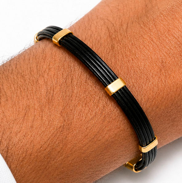 Pulsera Rígida Plana de Pelo de Búfalo con Oro Amarillo 18 Kilates 7mm