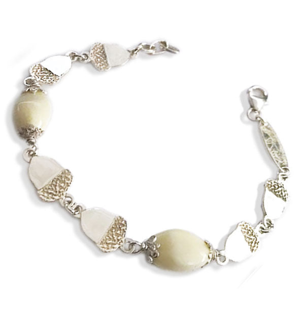 pulsera bellotas con perlas de venado en plata de ley