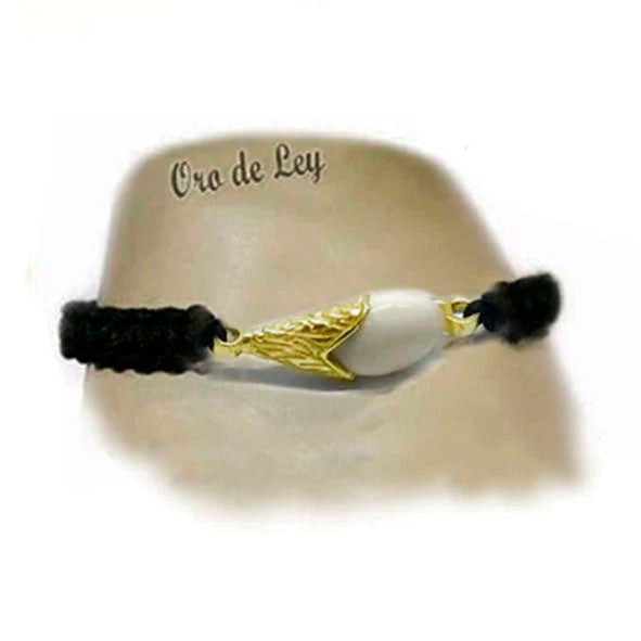 pulsera campanita perla venado con algodon y oro 18 kilates