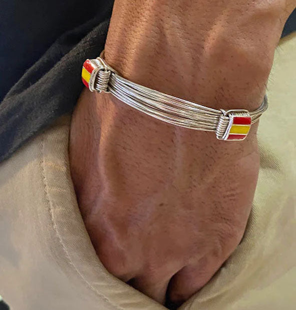 pulsera nudos corredizos 9 hilos y bandera de España en plata de ley foto 1