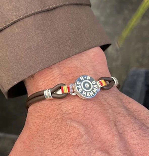 pulsera replica culata bala con cuero y bandera españa en plata