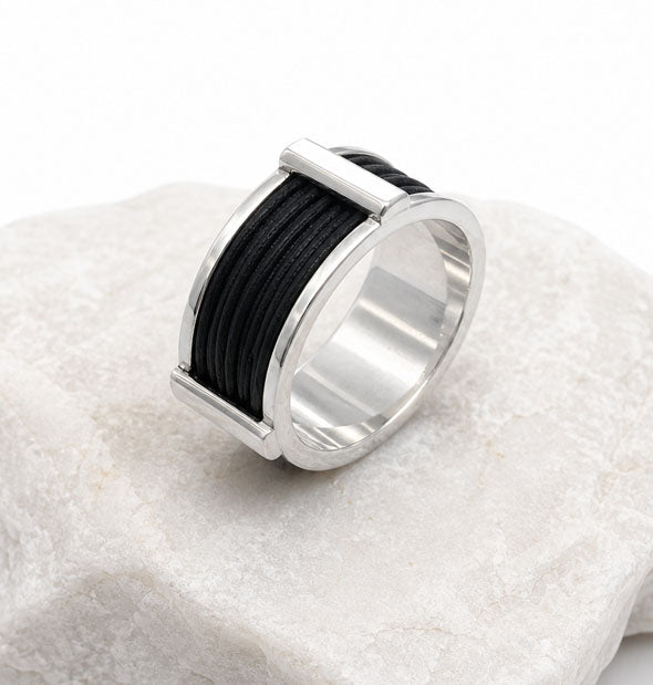 Anillo ancho pelo búfalo africano y plata de ley 925, detalle textura